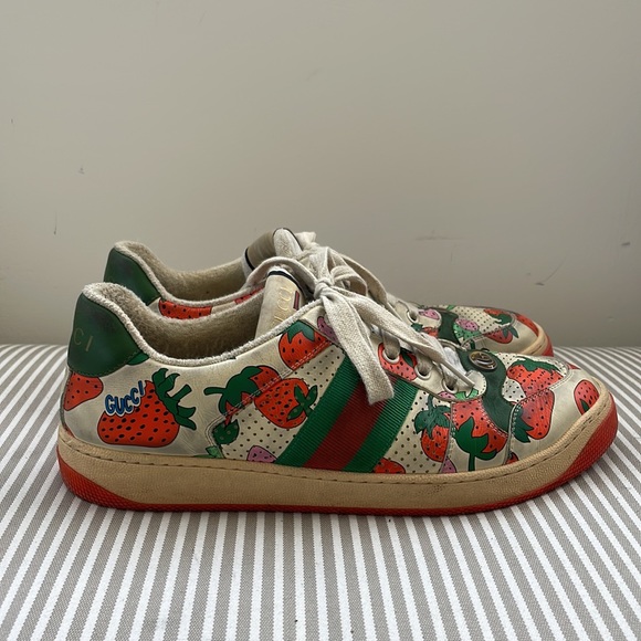 Gucci Screener Leather Sneaker limited strawberry print IT 41 US 11 - Picture 2 of 8
